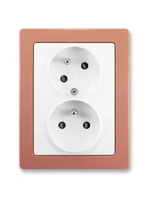 ABB 5513J-C02357 B1R3 Swing®L Zásuvka dvojnásob.s ochr.kolíky,clonky,natočená jasně bílá/cihlová Dokud Zásoby Vydrží